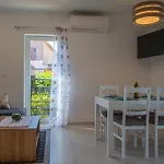 Apartmán Family-friendly With Swimming Pool Verunic, Dugi Otok - 14286 Veli Rat