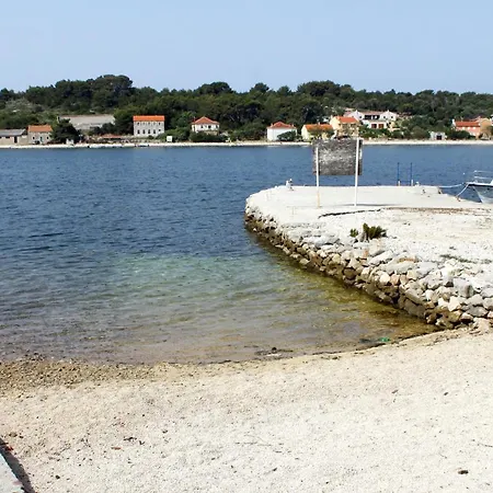 Family Friendly With A Swimming Pool Verunic, Dugi Otok - 14286 דירה