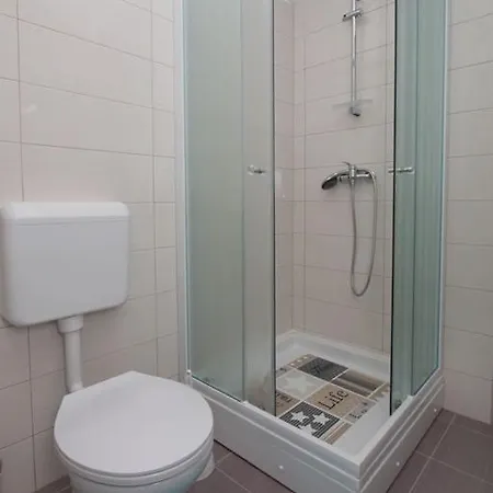 דירה Family Friendly With A Swimming Pool Verunic, Dugi Otok - 14286 *