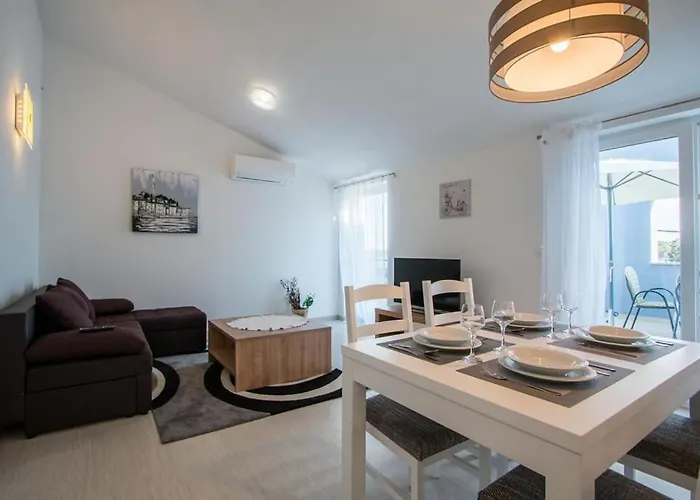 Apartman Family-friendly With Swimming Pool Verunic, Dugi Otok - 14286