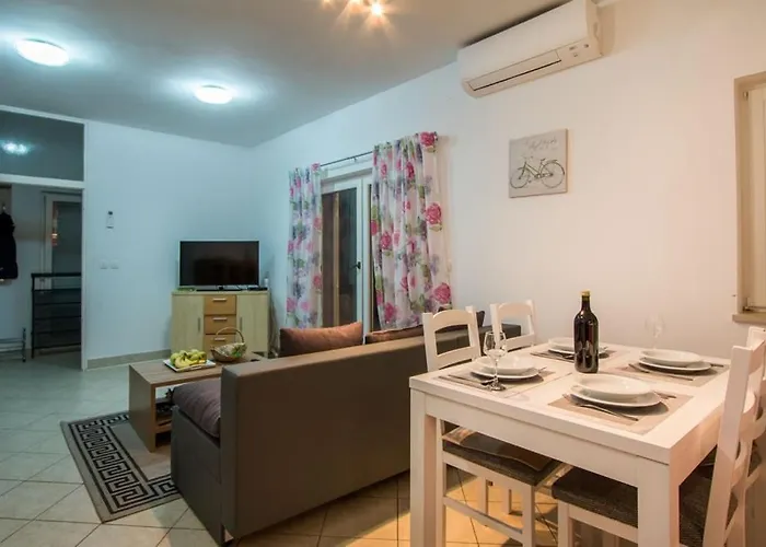 Apartman Family-friendly With Swimming Pool Verunic, Dugi Otok - 14286 Veli Rat