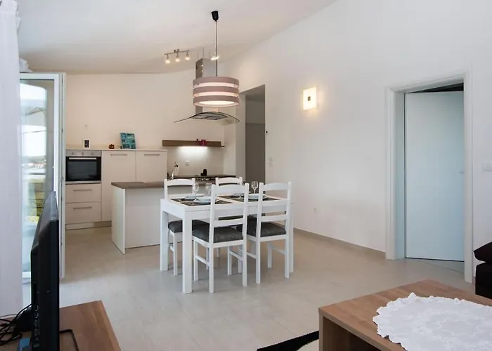 Apartman Family-friendly With Swimming Pool Verunic, Dugi Otok - 14286 Veli Rat