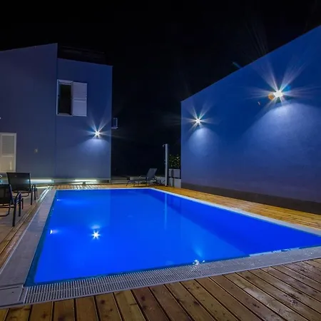 Family-friendly With Swimming Pool Verunic, Dugi Otok - 14286 * Veli Rat