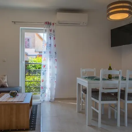 Apartament Family-friendly With Swimming Pool Verunic, Dugi Otok - 14286 Veli Rat