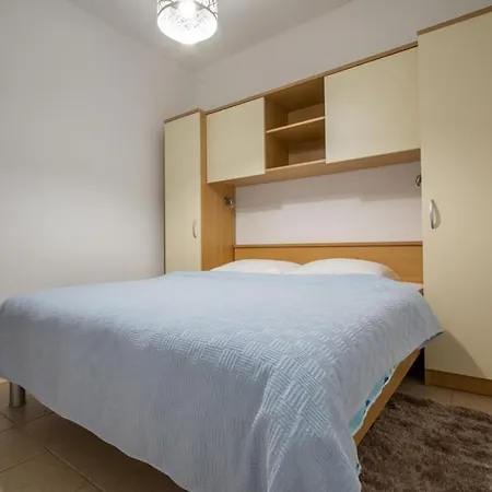Family-friendly With Swimming Pool Verunic, Dugi Otok - 14286 Apartament Veli Rat