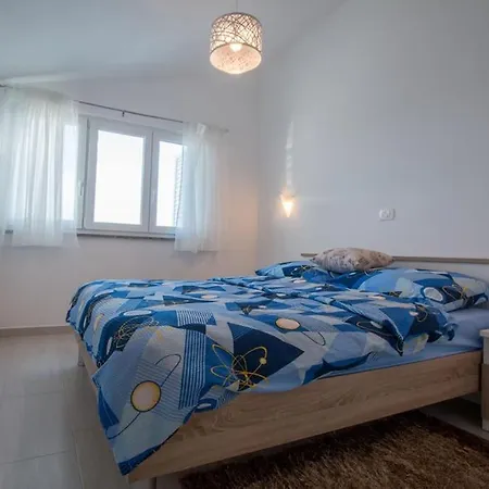 شقة Family Friendly With A Swimming Pool Verunic, Dugi Otok - 14286 فيلي رات