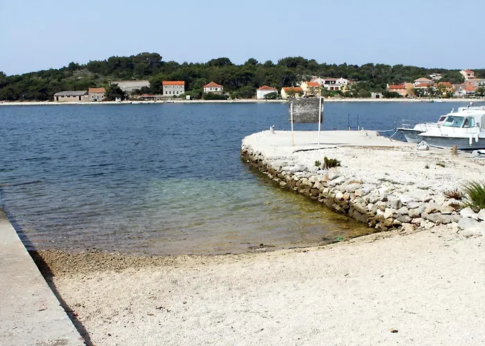 Family-friendly With Swimming Pool Verunic, Dugi Otok - 14286 Apartment