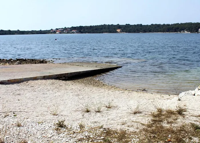 Family-friendly With Swimming Pool Verunic, Dugi Otok - 14286
