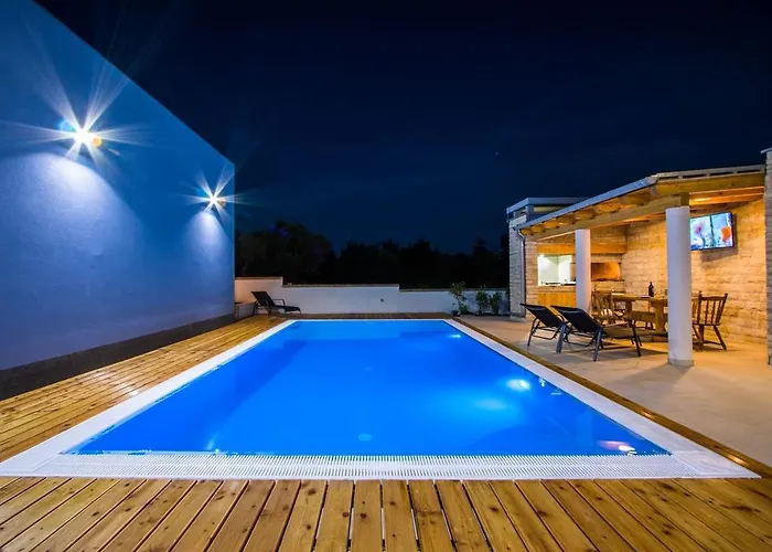 Apartment Family-friendly With Swimming Pool Verunic, Dugi Otok - 14286