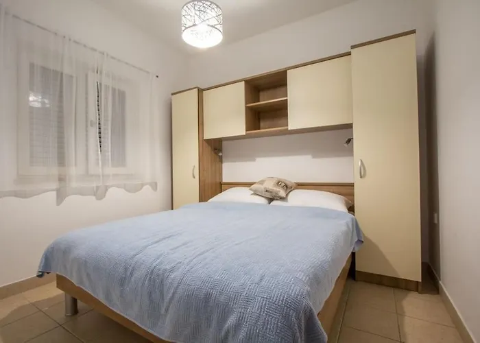 Family-friendly With Swimming Pool Verunic, Dugi Otok - 14286 Apartment