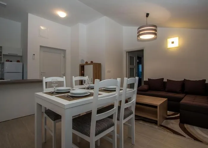 Family-friendly With Swimming Pool Verunic, Dugi Otok - 14286 Apartment