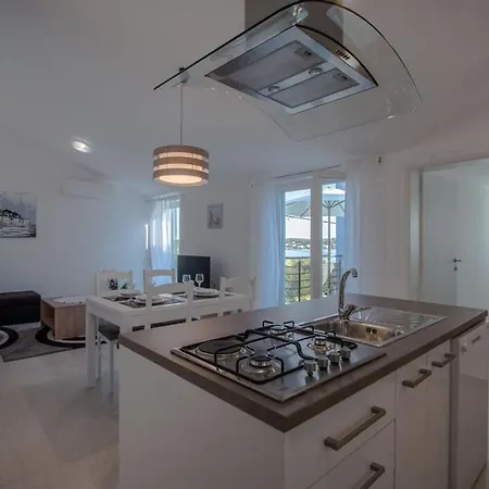 Family-friendly With Swimming Pool Verunic, Dugi Otok - 14286 Apartment *