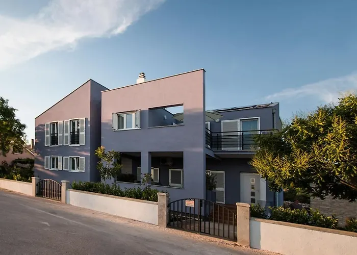 Family-friendly With Swimming Pool Verunic, Dugi Otok - 14286 아파트